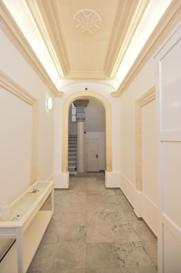 Grand Harbour Apartments 일 푸리아나 외부 사진
